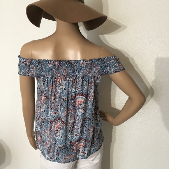 Off the shoulder top - Picture 3 of 6